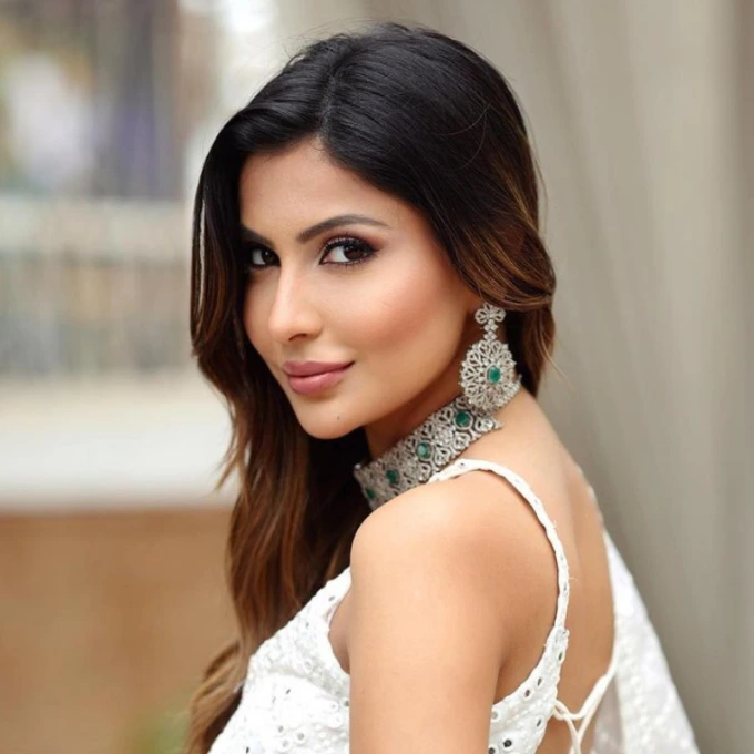 Sana Sultan Khan Height